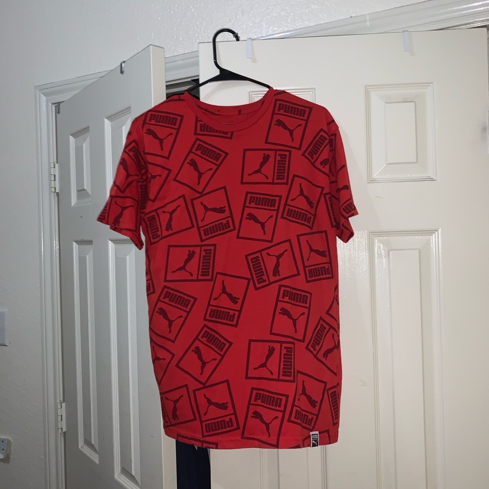 🌹Puma red graphic tee